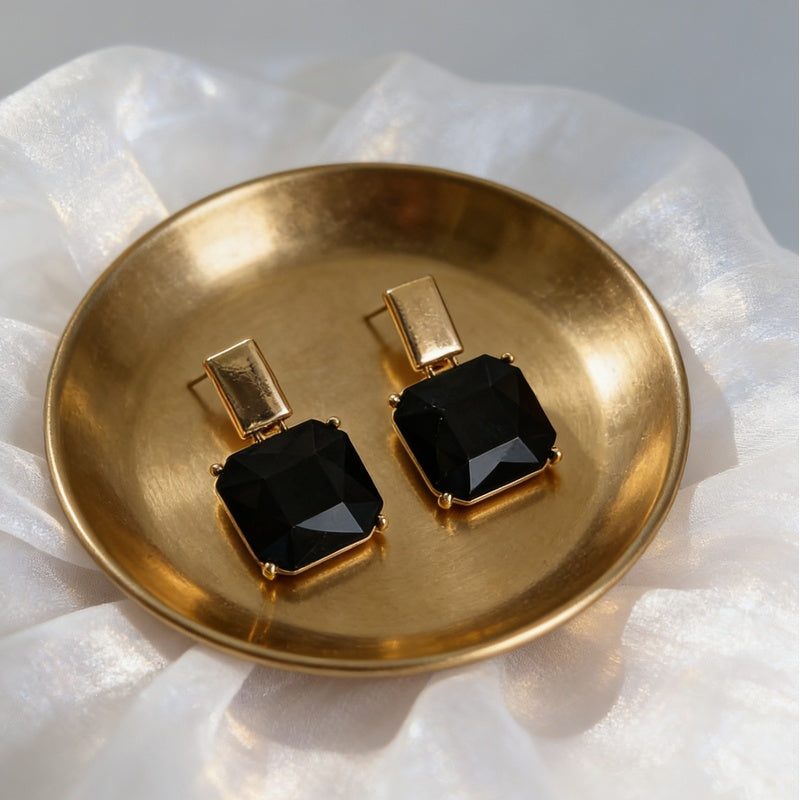 French-style elegant pearl earrings, light luxury, high-end, stunning and fashionable earrings