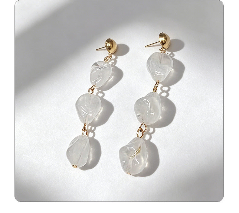 Pink irregular beaded with a gentle temperament, long earrings that flatter the face shape