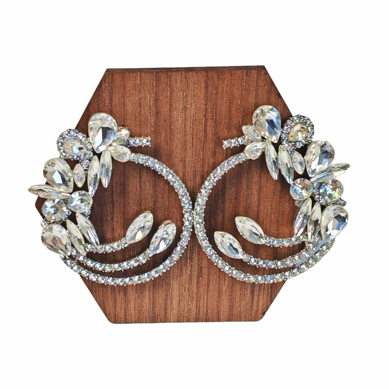 Diamond-encrusted geometric earrings, trendy and versatile, light luxury style earrings