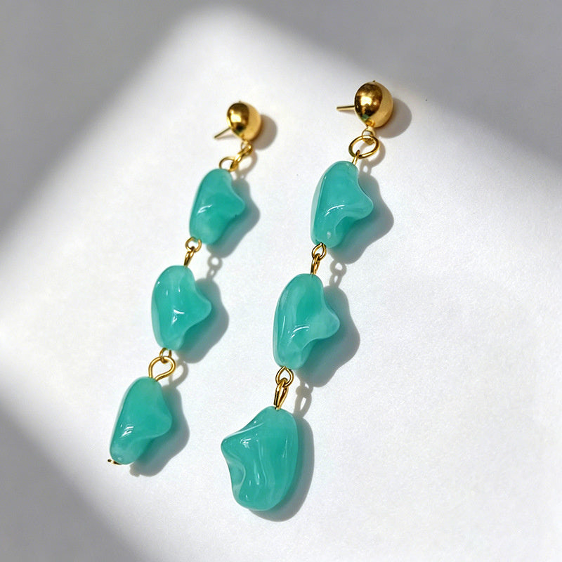 Pink irregular beaded with a gentle temperament, long earrings that flatter the face shape