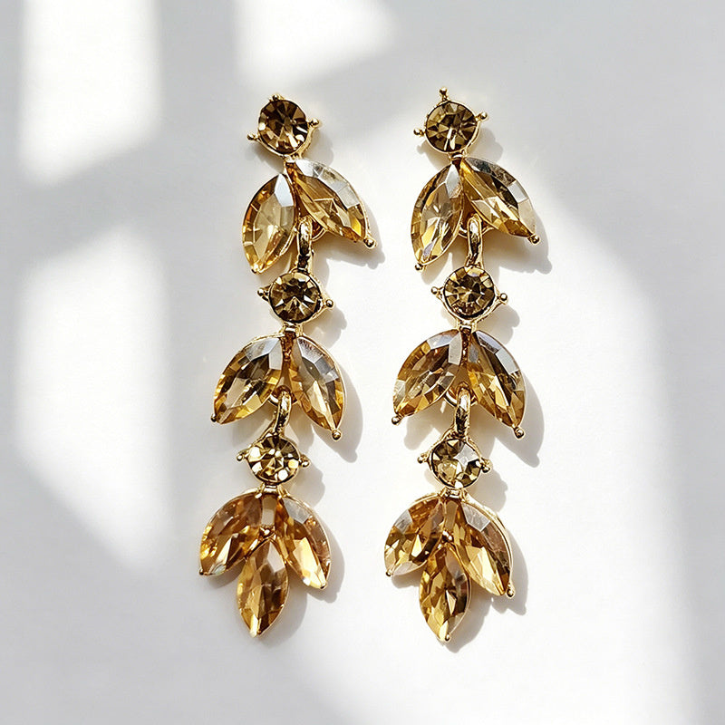 Leaf-shaped colorful diamond long earrings marquise-shaped rhinestones, suitable for pairing with dresses, creating a light and luxurious atmosphere