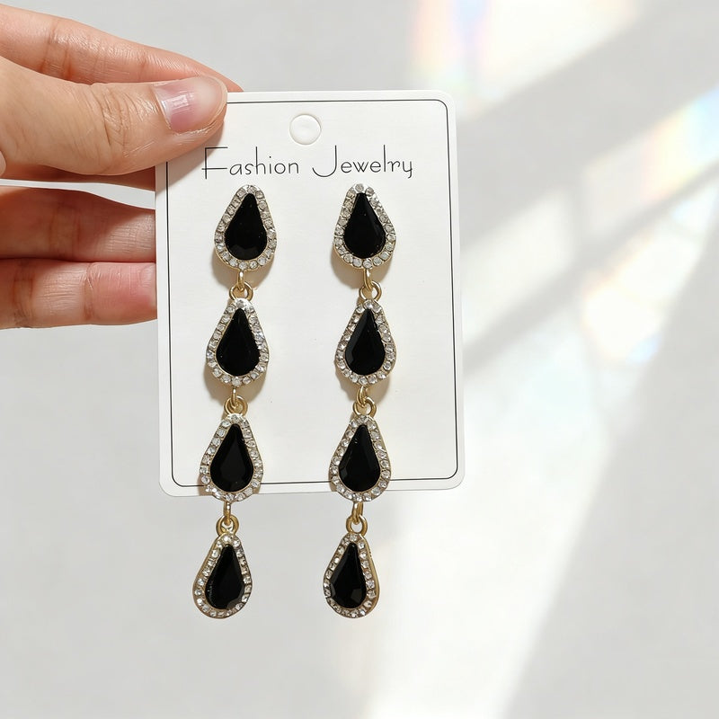 Tassel with a high-end feel, full of diamonds, water drop design, elegant earrings for parties