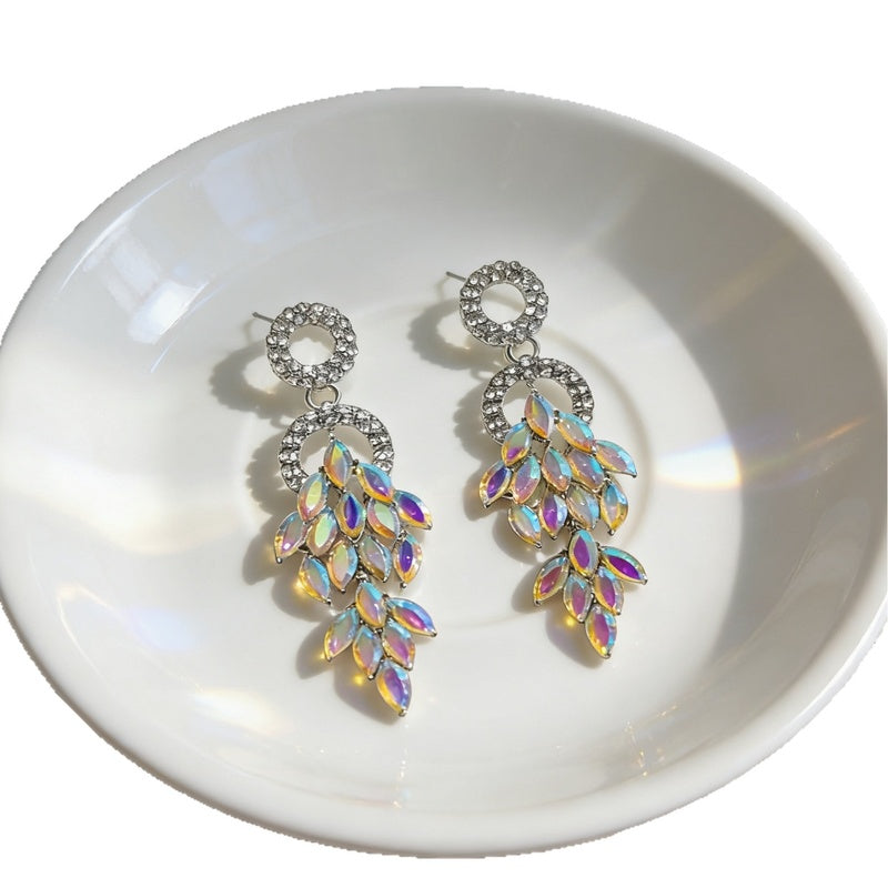 Full zirconia-studded leaf tassel pendant women, suitable for prom and evening parties, high-end fashion earrings