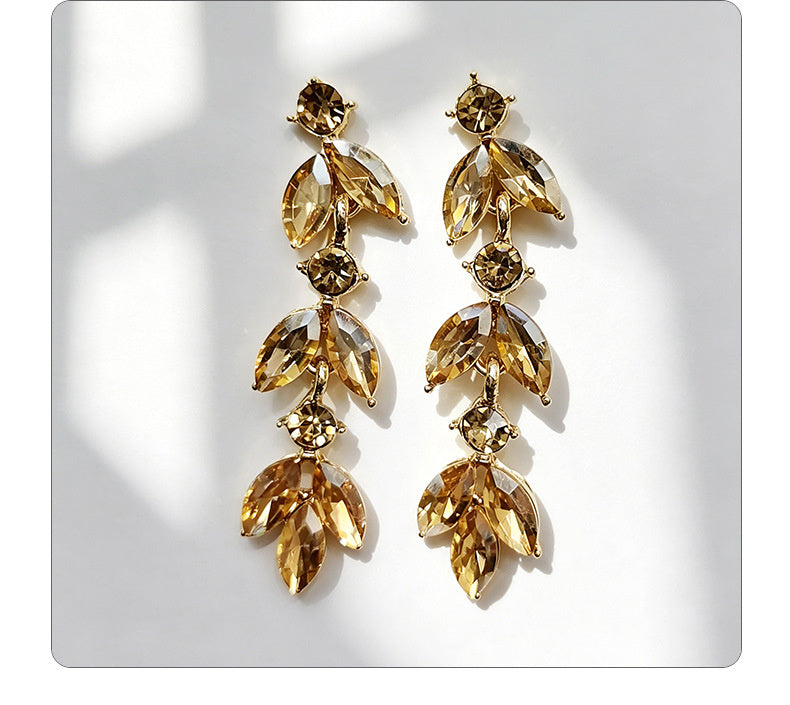 Leaf-shaped colorful diamond long earrings marquise-shaped rhinestones, suitable for pairing with dresses, creating a light and luxurious atmosphere