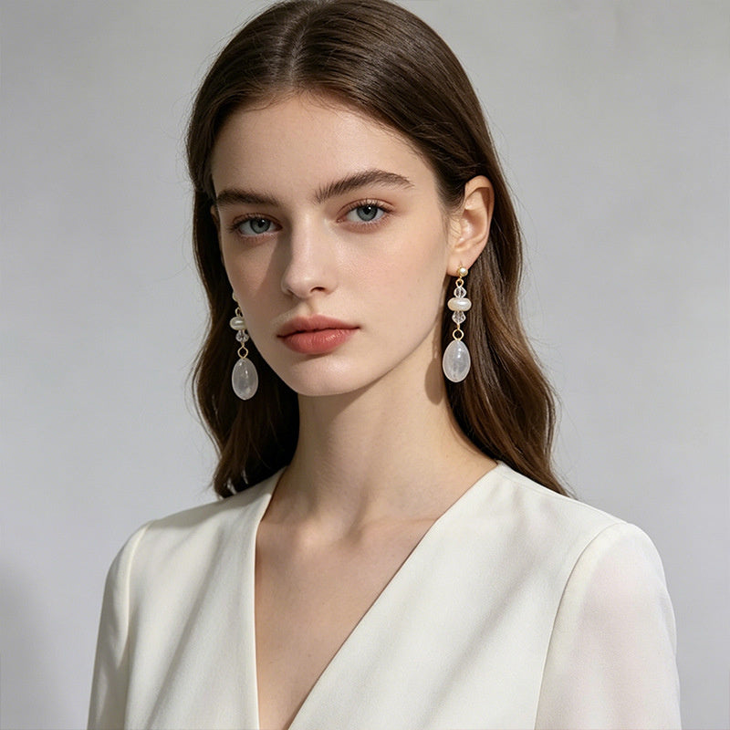 Light luxury niche black diamond pearl oval drop earrings with a French high-end feel and versatile style