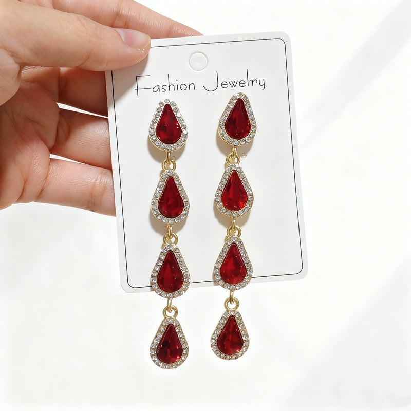 Tassel with a high-end feel, full of diamonds, water drop design, elegant earrings for parties