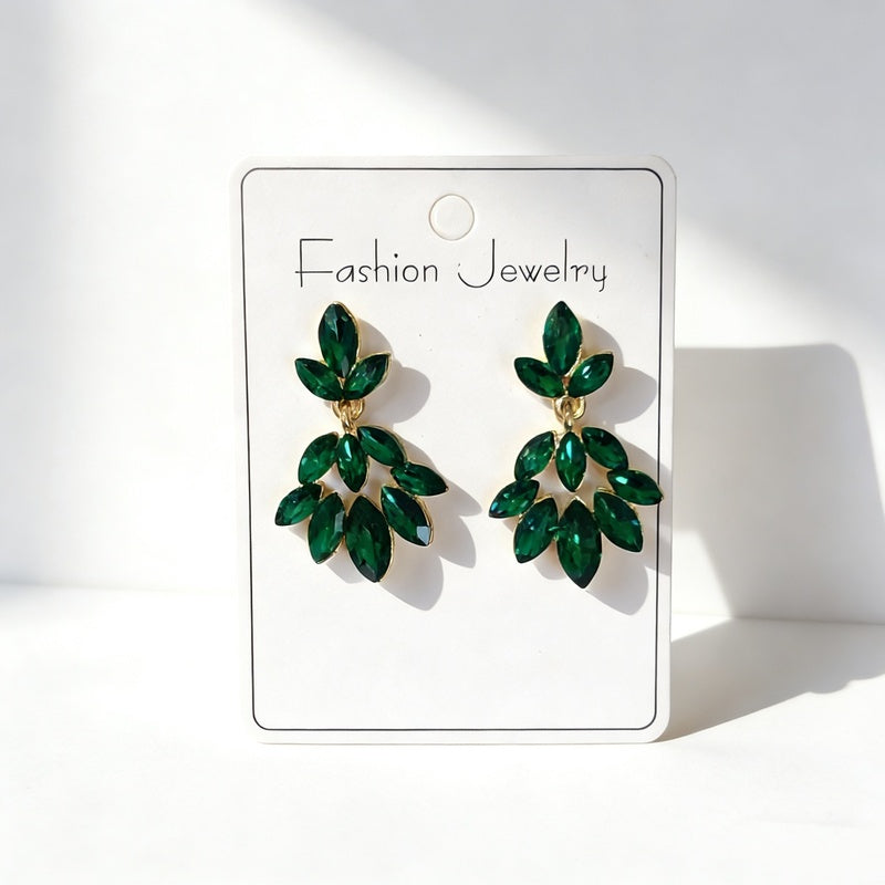 Light luxury high-end earrings with a leaf design, Korean style, trendy and fashionable ear accessories