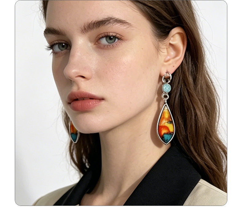 Oil painting-style water drop earrings with contrasting colors and small diamond ear hooks, niche artistic style for everyday wear