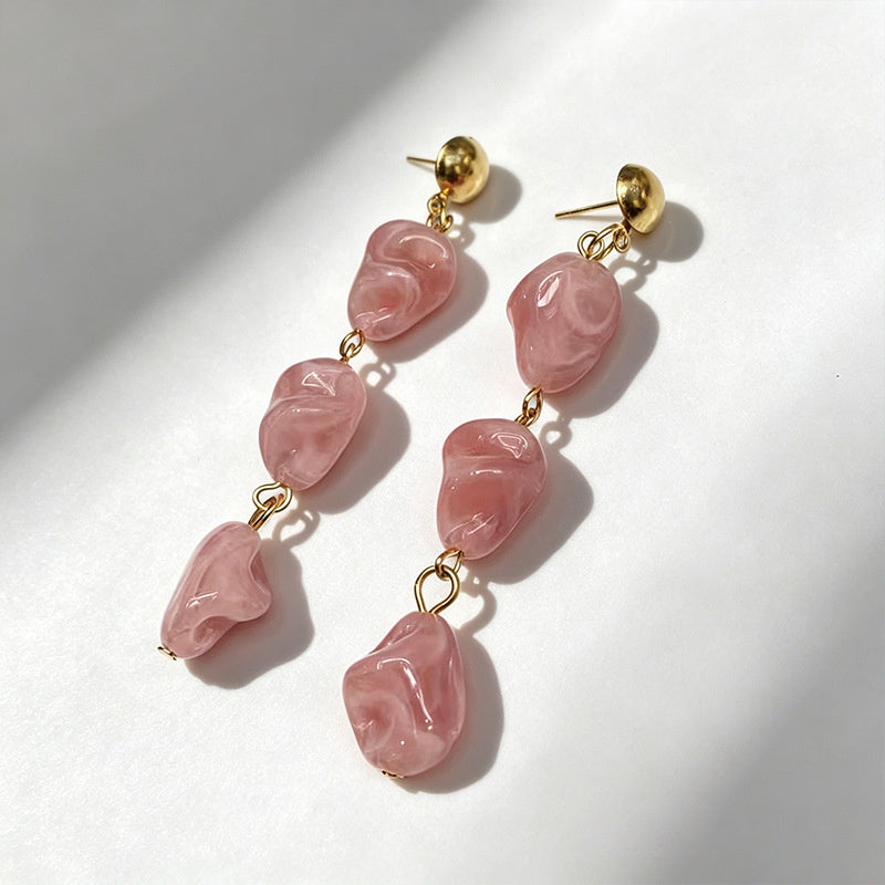 Pink irregular beaded with a gentle temperament, long earrings that flatter the face shape
