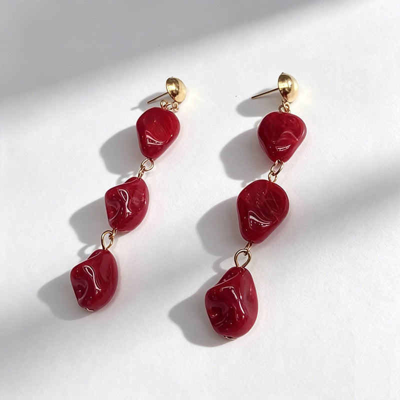 Pink irregular beaded with a gentle temperament, long earrings that flatter the face shape