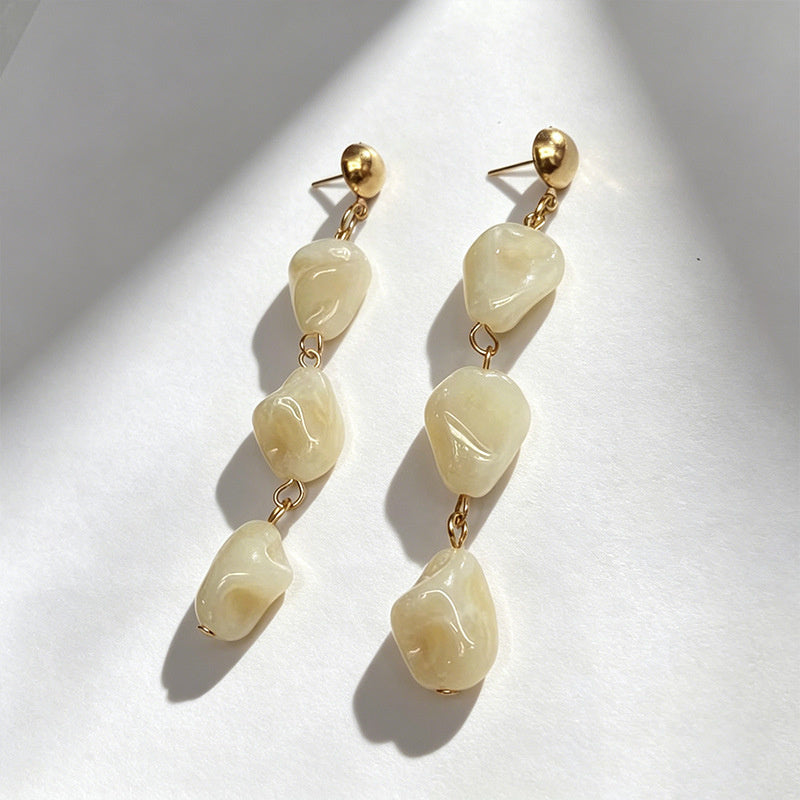 Pink irregular beaded with a gentle temperament, long earrings that flatter the face shape