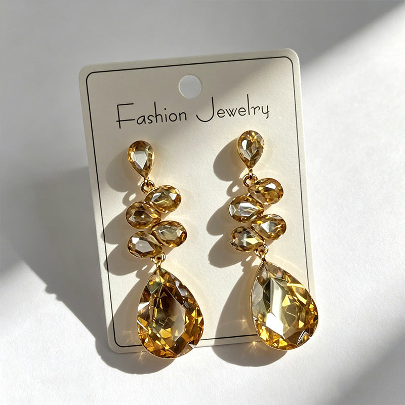 Multi-tiered long drop with colored diamonds, suitable for parties and photo shoots, versatile earrings