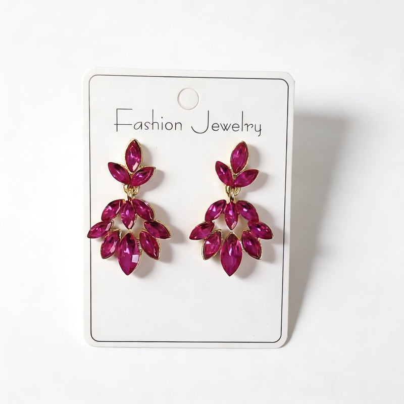 Light luxury high-end earrings with a leaf design, Korean style, trendy and fashionable ear accessories
