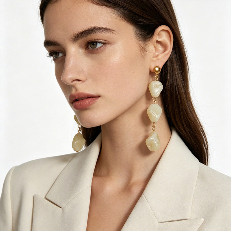 Pink irregular beaded with a gentle temperament, long earrings that flatter the face shape