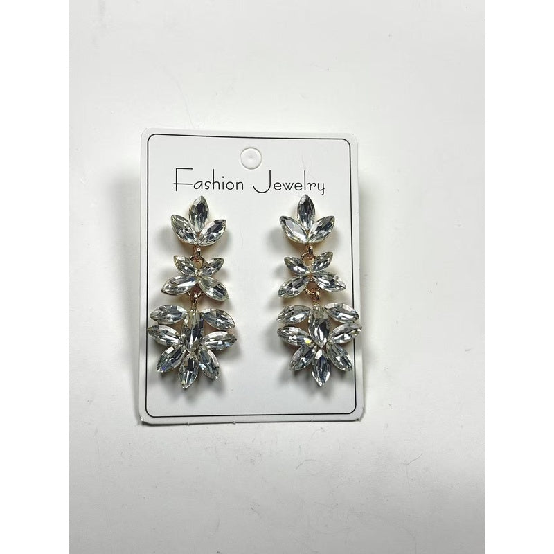 Diamond-studded leaf tassel women, light luxury style, high-end long earrings for evening parties