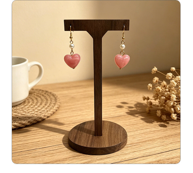 Unique elegant amber heart earrings with a gentle and sophisticated vibe, versatile accessory