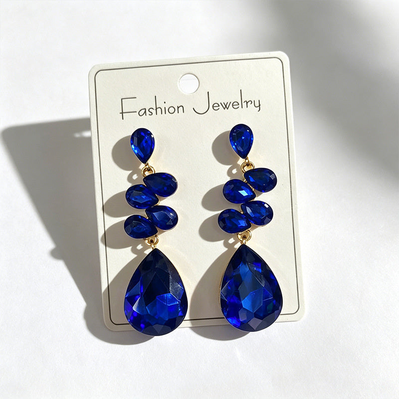 Multi-tiered long drop with colored diamonds, suitable for parties and photo shoots, versatile earrings