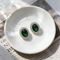 Oval made of alloy, fashionable and elegant, with a high-end feel, niche light luxury earrings