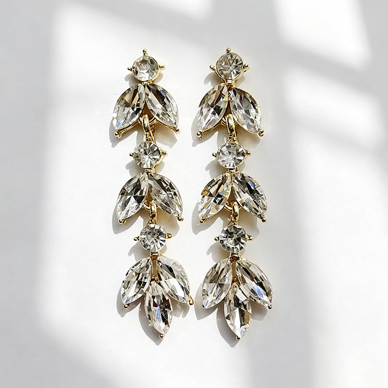 Leaf-shaped colorful diamond long earrings marquise-shaped rhinestones, suitable for pairing with dresses, creating a light and luxurious atmosphere