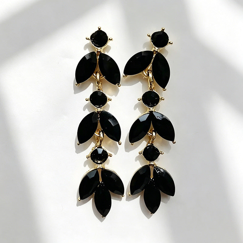 Leaf-shaped colorful diamond long earrings marquise-shaped rhinestones, suitable for pairing with dresses, creating a light and luxurious atmosphere