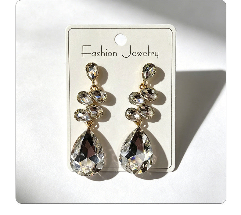 Multi-tiered long drop with colored diamonds, suitable for parties and photo shoots, versatile earrings