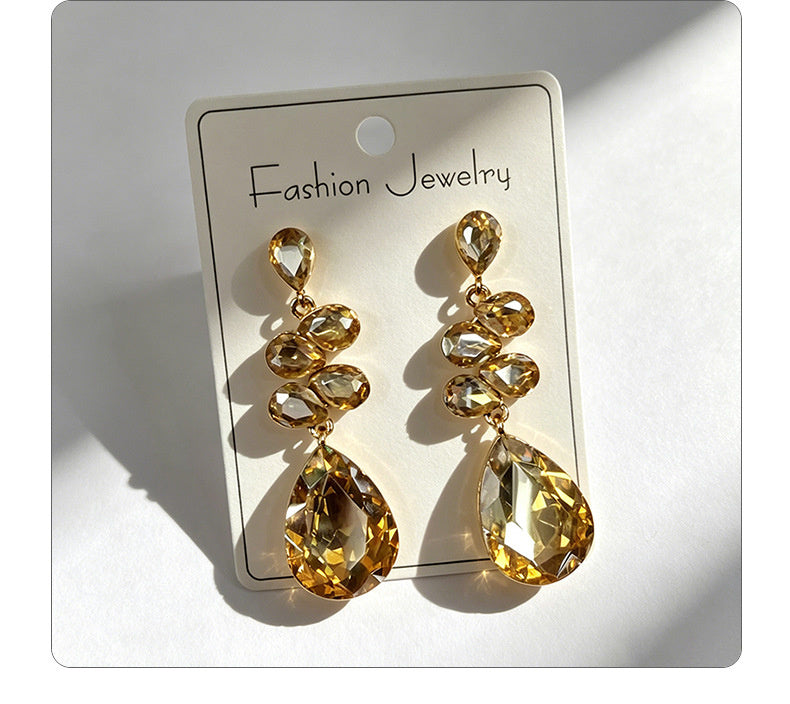 Multi-tiered long drop with colored diamonds, suitable for parties and photo shoots, versatile earrings