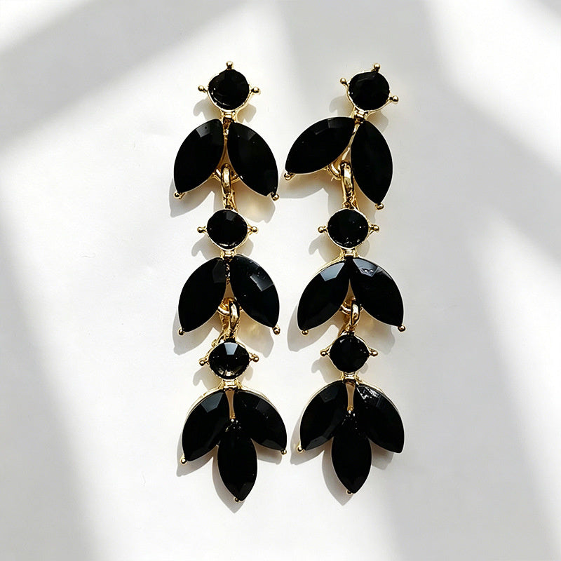 Leaf-shaped colorful diamond long earrings marquise-shaped rhinestones, suitable for pairing with dresses, creating a light and luxurious atmosphere