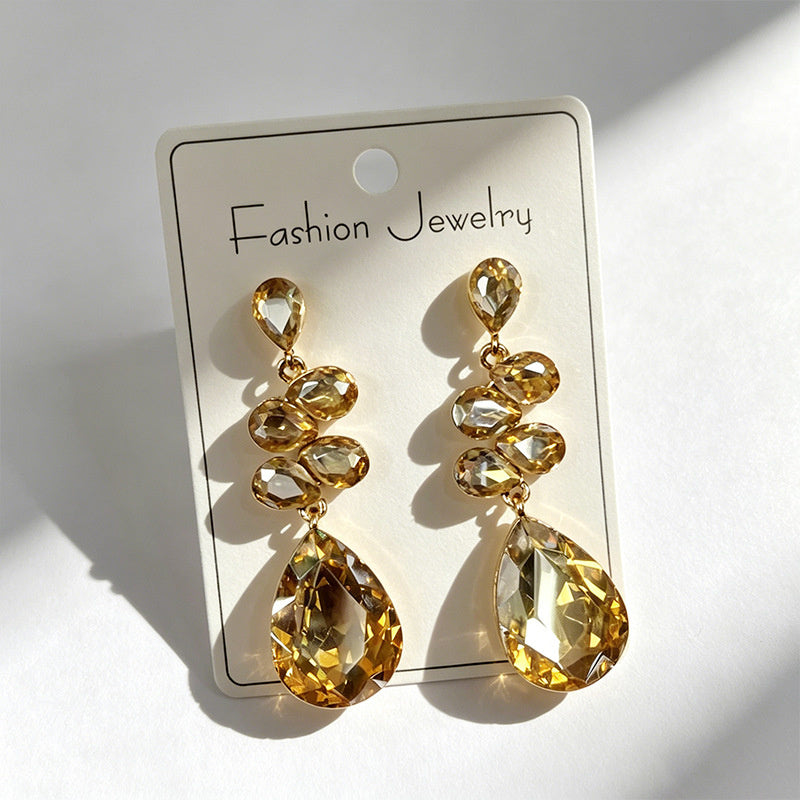 Multi-tiered long drop with colored diamonds, suitable for parties and photo shoots, versatile earrings