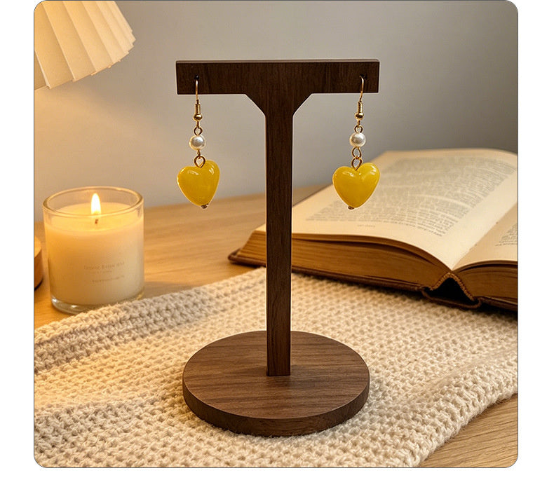 Unique elegant amber heart earrings with a gentle and sophisticated vibe, versatile accessory