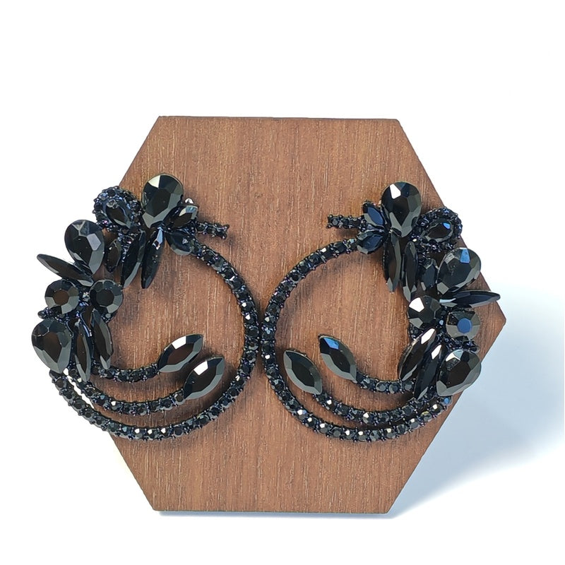 Diamond-encrusted geometric earrings, trendy and versatile, light luxury style earrings