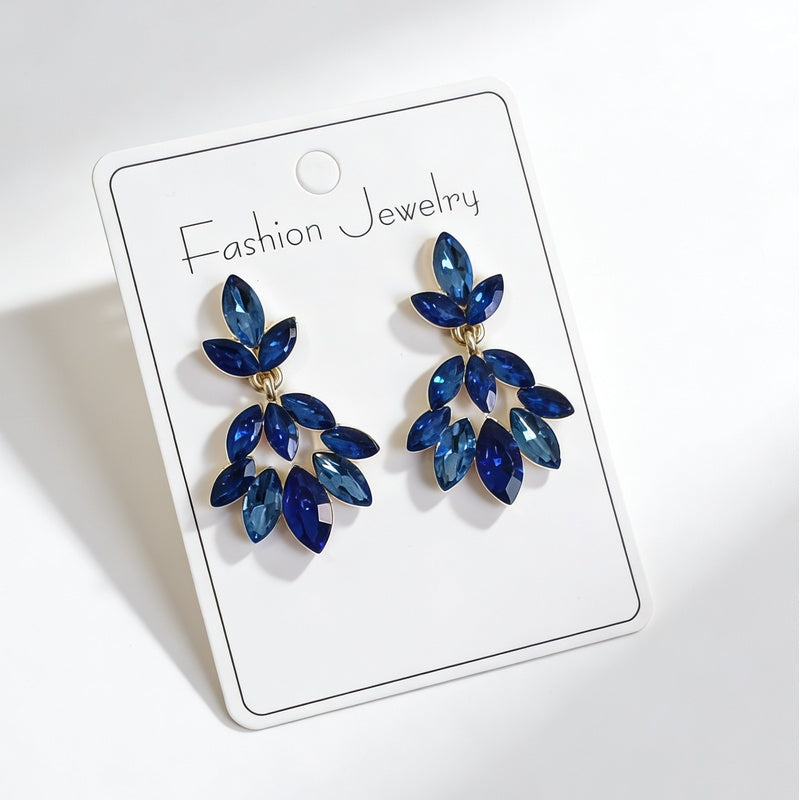 Light luxury high-end earrings with a leaf design, Korean style, trendy and fashionable ear accessories
