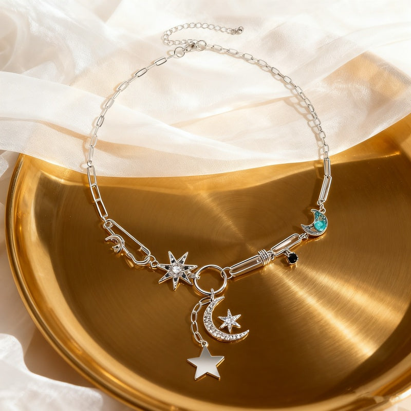 Y2K style star evil eye pendant necklace, exquisite and elegant niche collarbone chain, light luxury fashion accessory