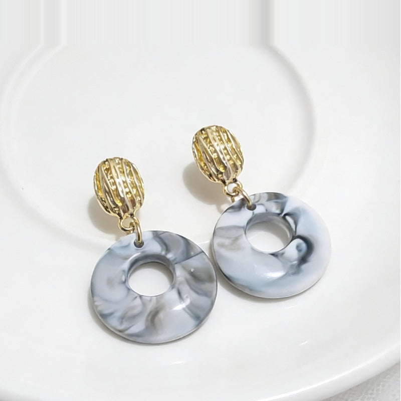 Acrylic hoop with shell pattern, high-end earrings