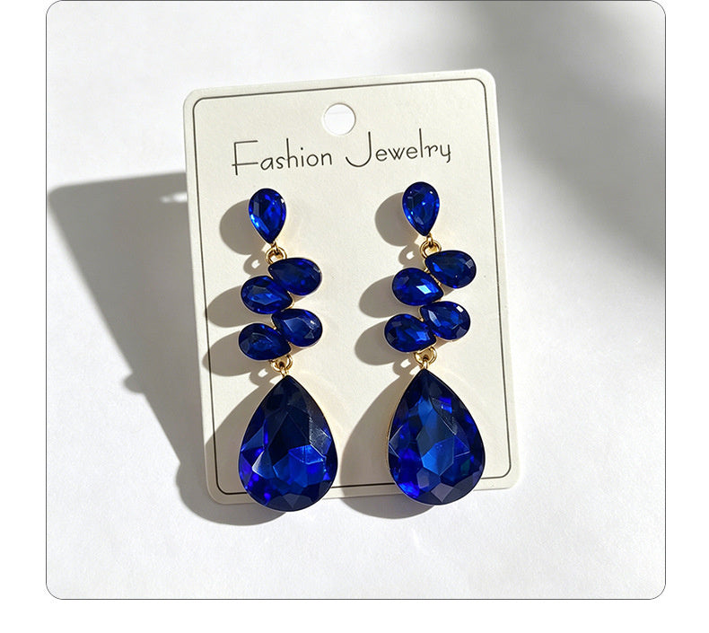 Multi-tiered long drop with colored diamonds, suitable for parties and photo shoots, versatile earrings