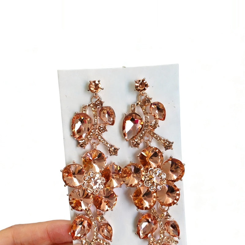 Long with red gemstones, bold and unique, light luxury earrings, palace style, women's evening party teardrop earrings