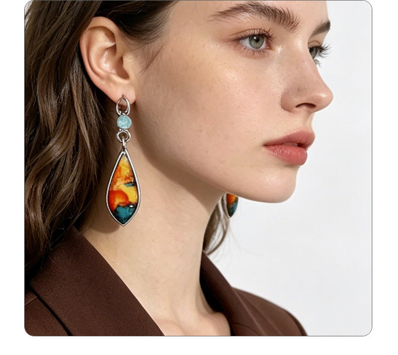 Oil painting-style water drop earrings with contrasting colors and small diamond ear hooks, niche artistic style for everyday wear