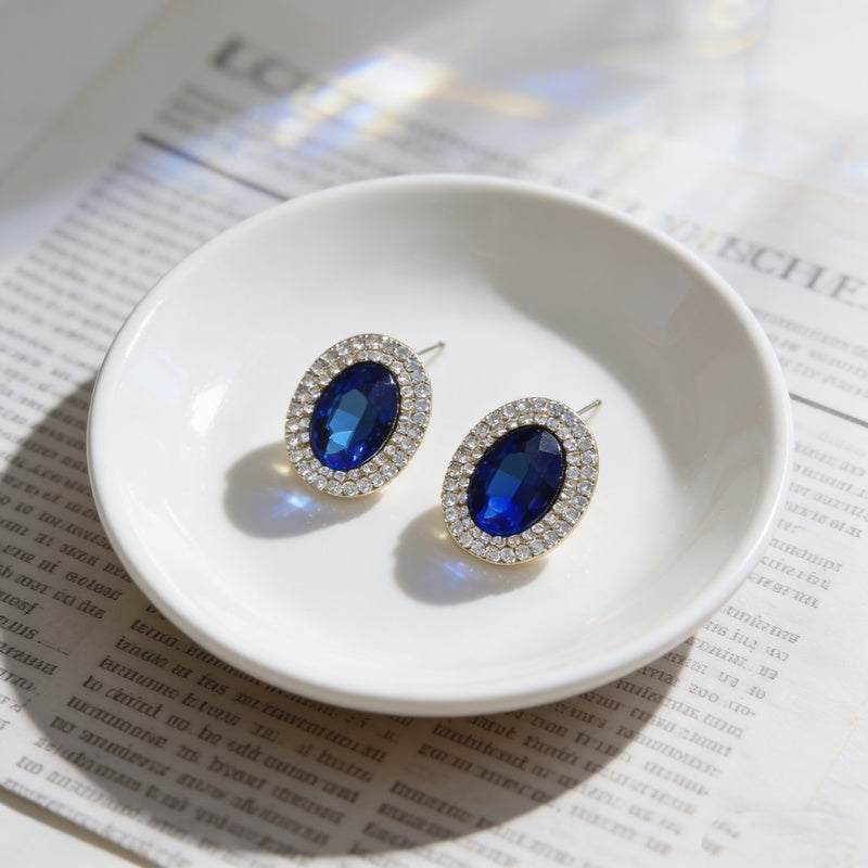 Oval made of alloy, fashionable and elegant, with a high-end feel, niche light luxury earrings