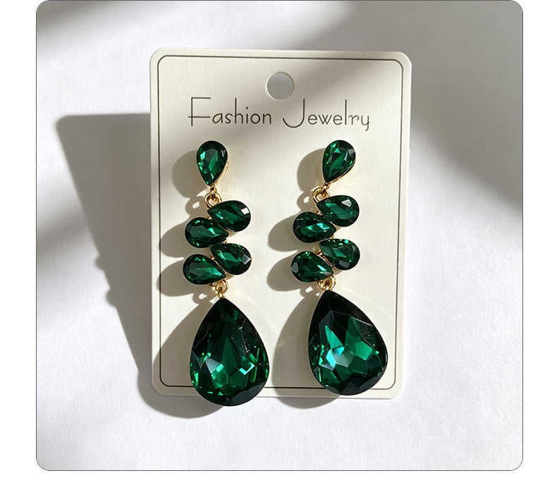Multi-tiered long drop with colored diamonds, suitable for parties and photo shoots, versatile earrings