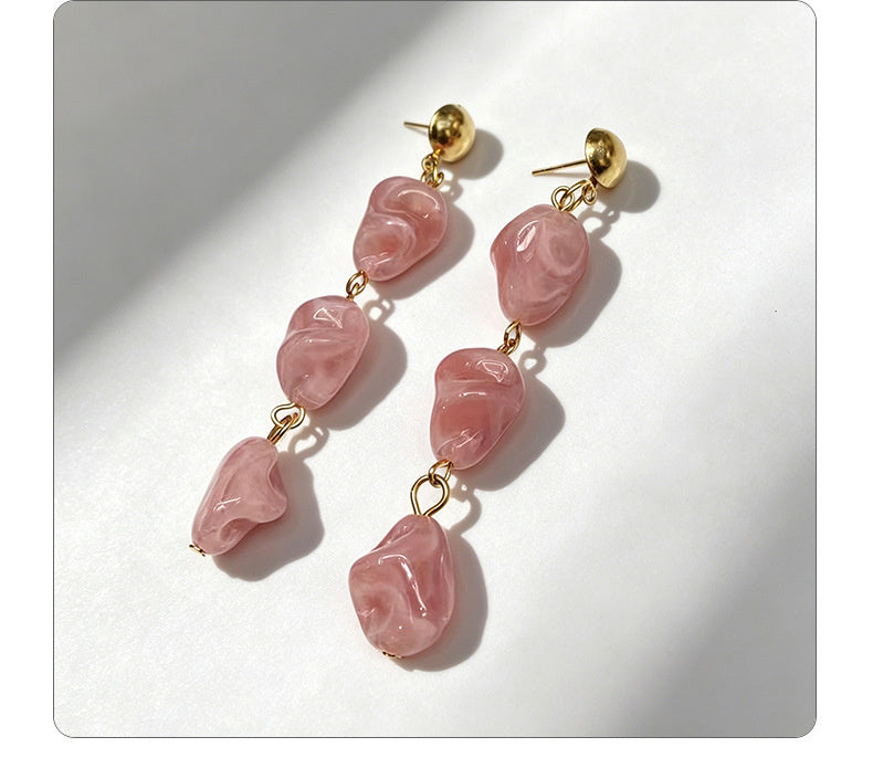 Pink irregular beaded with a gentle temperament, long earrings that flatter the face shape