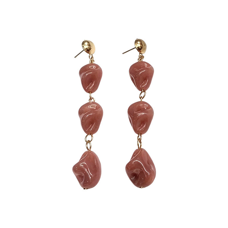 Pink irregular beaded with a gentle temperament, long earrings that flatter the face shape