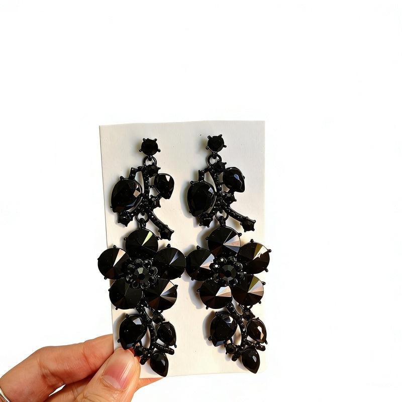 Long with red gemstones, bold and unique, light luxury earrings, palace style, women's evening party teardrop earrings