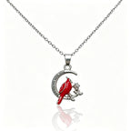 Crescent Red Bird Pendant Necklace for Women, Fashionable Heart-Shaped Diamond-Studded Clavicle Chain, Unique and Elegant Accessory