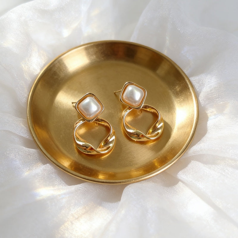 French-style elegant pearl earrings, light luxury, high-end, stunning and fashionable earrings