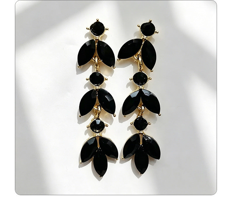 Leaf-shaped colorful diamond long earrings marquise-shaped rhinestones, suitable for pairing with dresses, creating a light and luxurious atmosphere